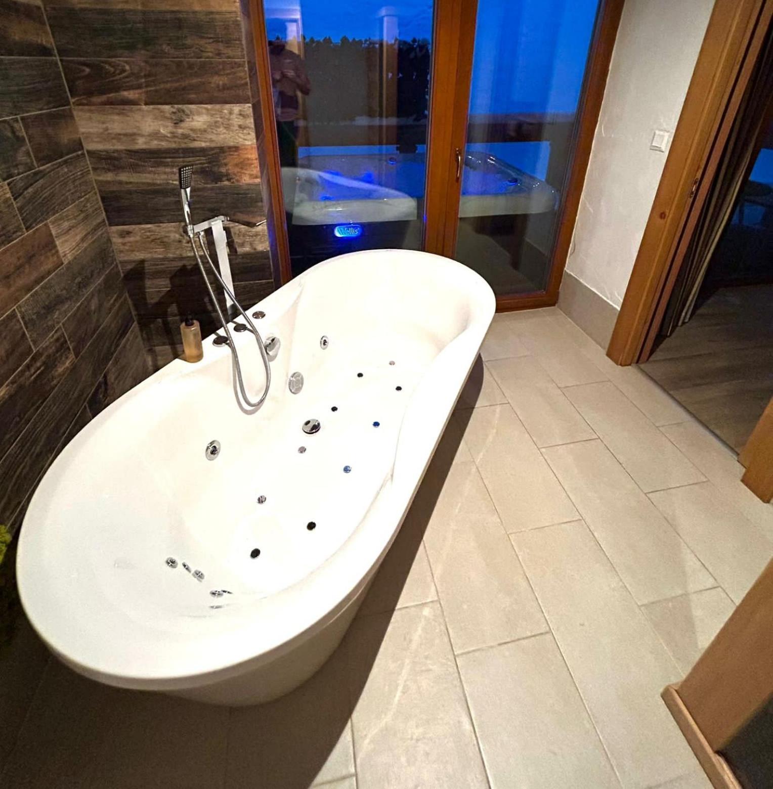 Chalet Jasna Wellness Apartment Maxim Jacuzzi & Sauna Demänovská Dolina Exterior foto